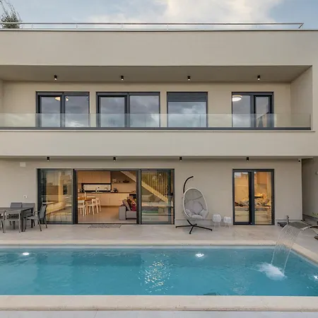Maha Chandra Villa Novigrad Istria