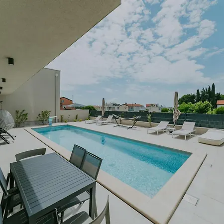 Villa Maha Chandra Novigrad Istria